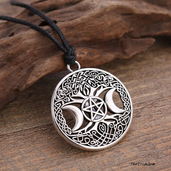 Jewelry - Wiccan triple moon & pentagram necklace